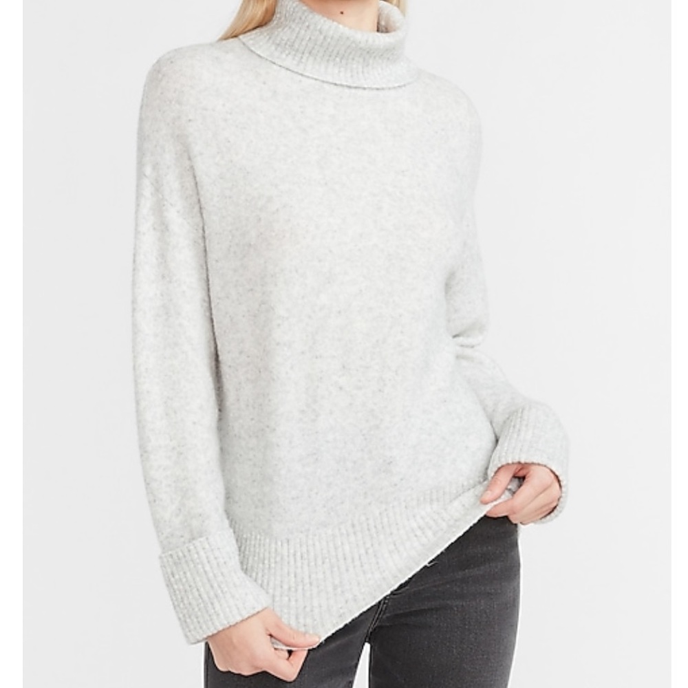 BNWT Express Cozy Knit Ribbed Turtleneck Sweater L Silver Heather Gray - Picture 1 of 12